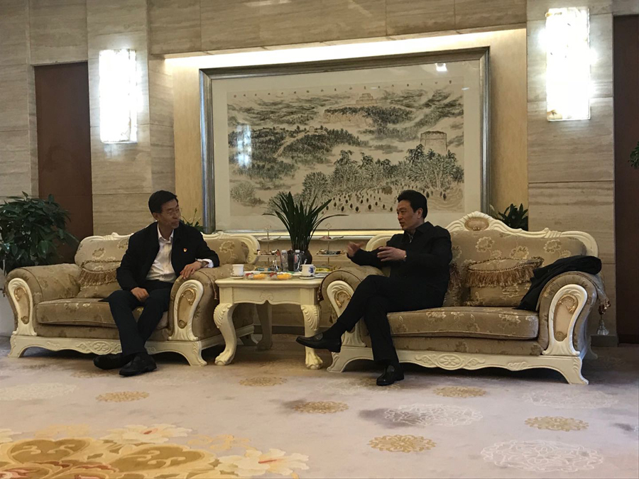 武憲功拜會(huì )陜西省人大常委會(huì )副主任、榆林市市委書(shū)記戴征社.jpg